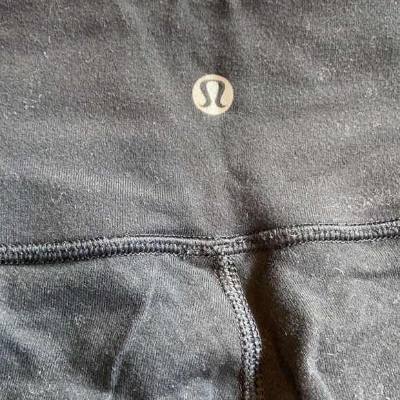 Lululemon Chevron cropped leggings - Picture 6 of 7